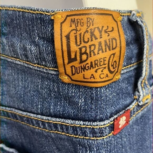 Lucky Brand Dark Wash Cumberland Sweet N Low-R Bootcut Jeans- Size 29/8 - Picture 9 of 13